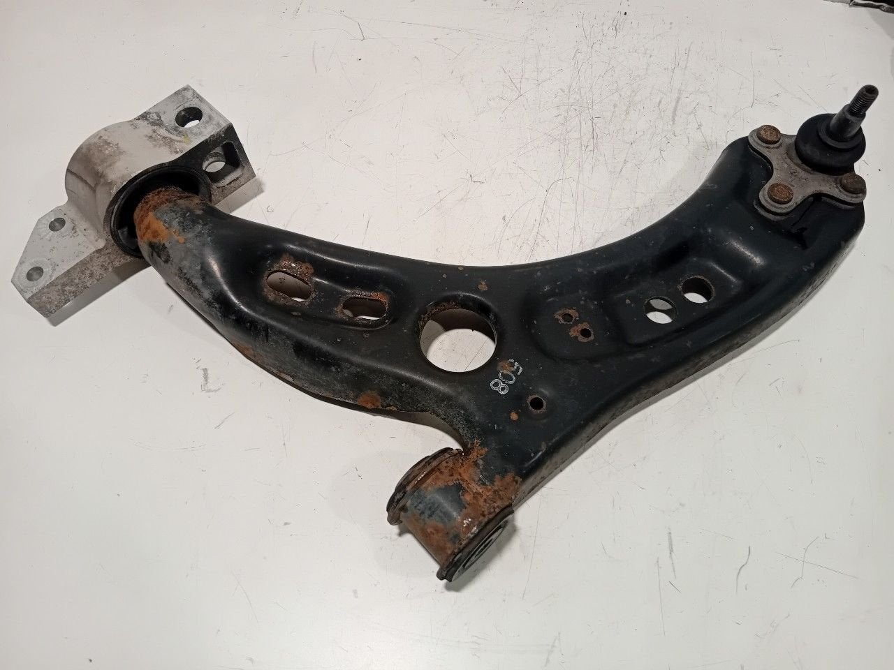 Draagarm links voor Volkswagen Golf, Onderdelen@venauto.nl, Van der Ven Autorecycling B.V., Gebruikt, Ettenseweg 76, 4706 PB Roosendaal, The Netherlands