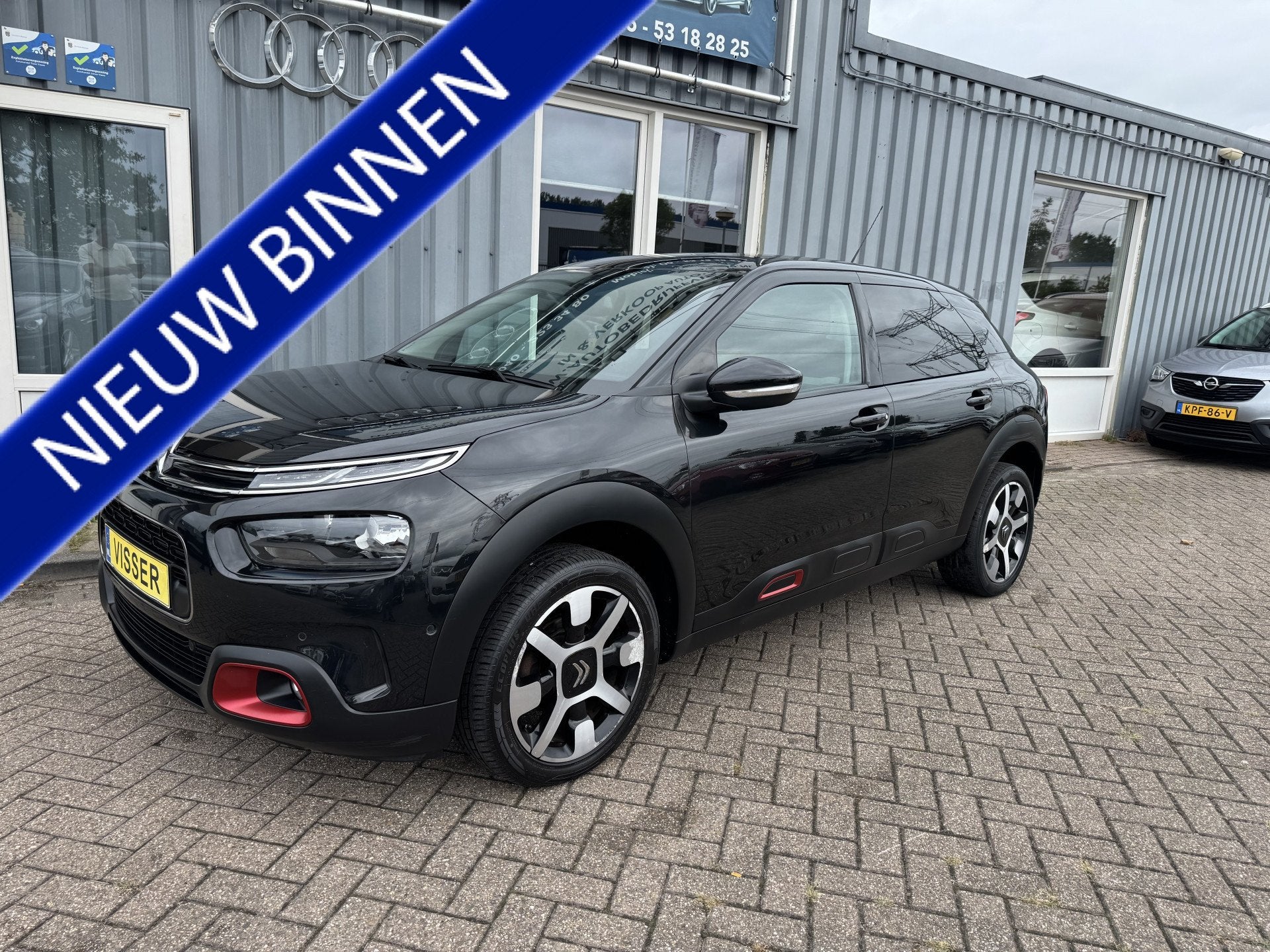 Citroën C4 Cactus 1.2 PureTech Shine (bj 2018, automaat), Auto's, Stof, Gebruikt, 920 kg, Zwart