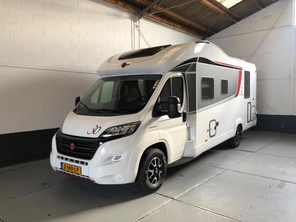 Buerstner Ixeo time IT 734 / Zeer netjes / Queensbed / Elekt, Caravans en Kamperen, Campers, Ringverwarming, Douche, Bedrijf, Bürstner