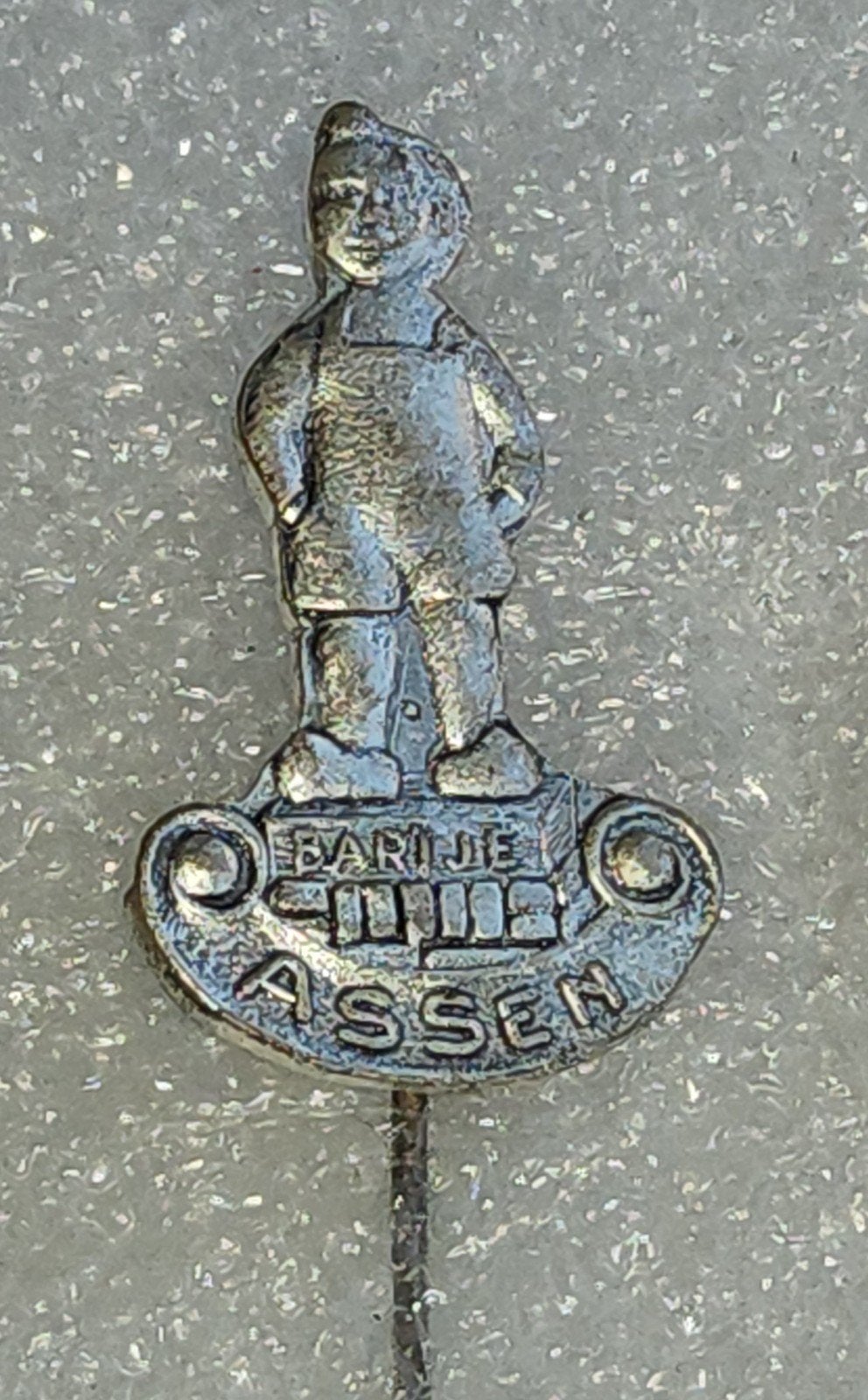 Vintage Speldje 'Bartje Assen', Ophalen of Verzenden, Gebruikt, Stad of Land, Speldje of Pin
