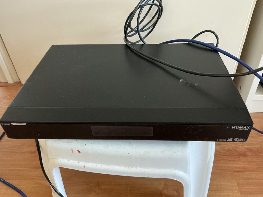 Humax IHDR 520C + afstandsbediening + alle snoeren + usb, Ophalen of Verzenden, Zo goed als nieuw
