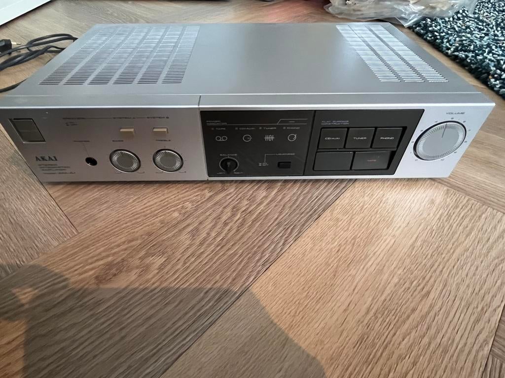 Akai stereo amplifier + Sharp turntable + Denon, Audio, Tv en Foto, Videospelers, Ophalen of Verzenden, Zo goed als nieuw