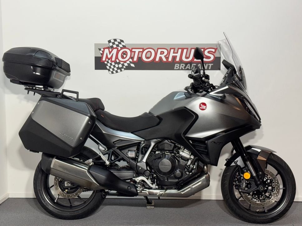 HONDA NT 1100 (bj 2022), 2 cilinders, HONDA, Motorrijbewijs A, Bedrijf