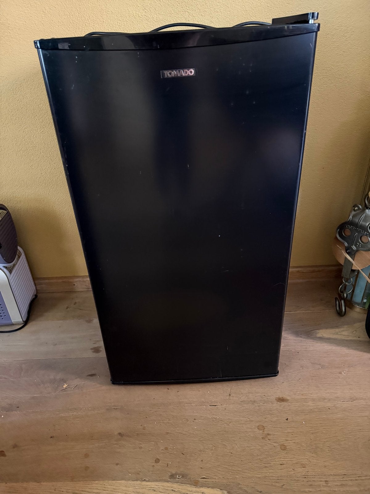 Tomado Koelkast - Zwart, 93L, Zo goed als nieuw, Zonder vriesvak, 75 tot 100 liter, Zo goed als nieuw, 45 tot 60 cm