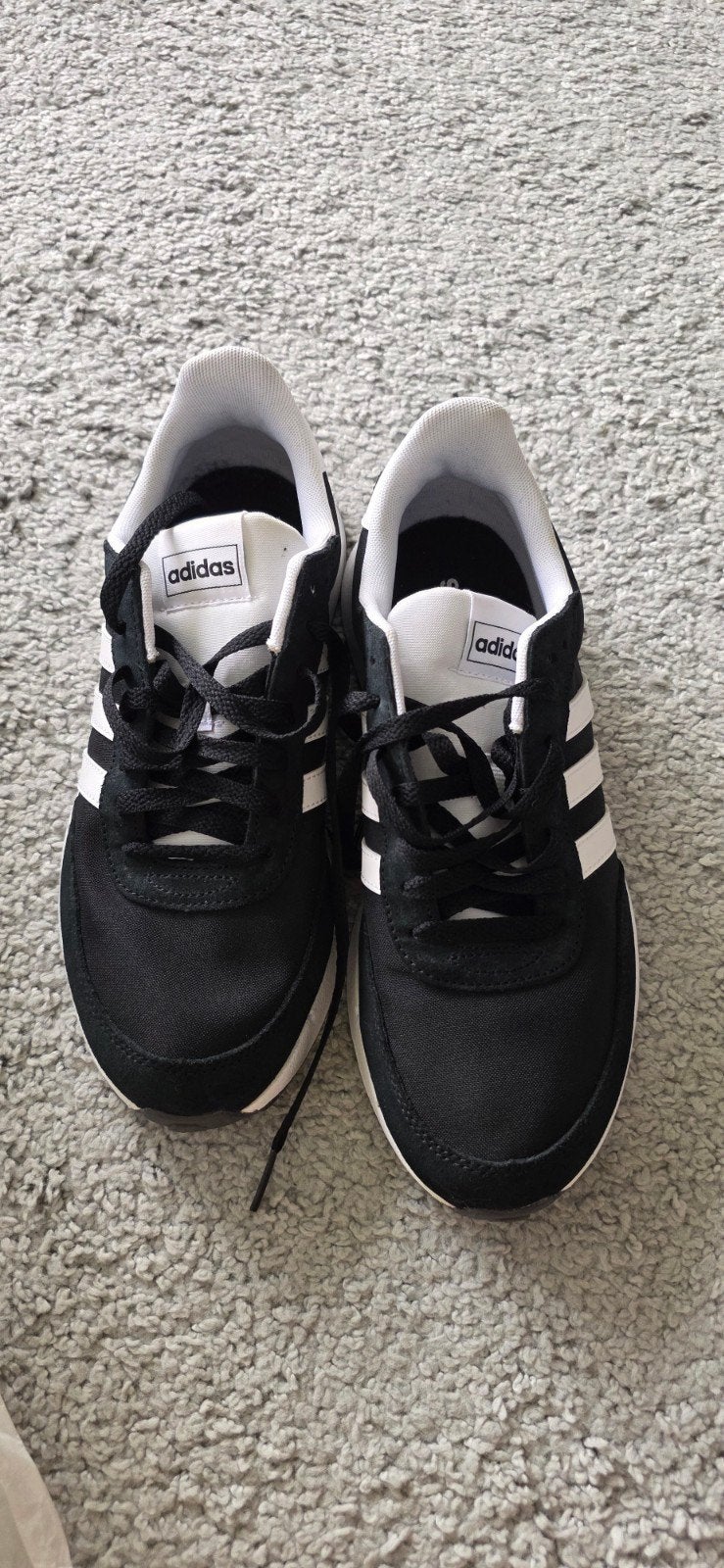Adidas sneakers zwart - een keer gedragen, Ophalen, Adidas, Zwart, Sneakers of Gympen