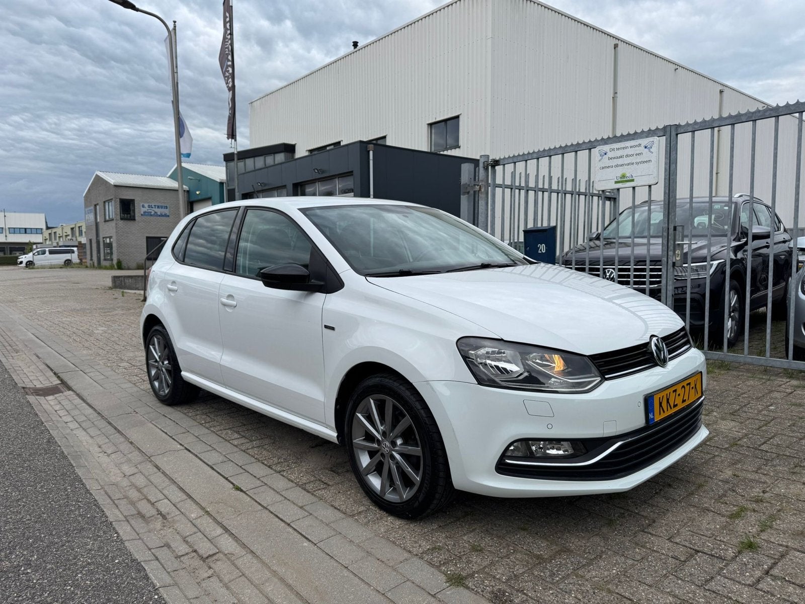 Volkswagen Polo 1.2 TSI 2015 AUTOMAAT PDC TREKHAAK, Auto's, Volkswagen, Bedrijf, Te koop, Polo, ABS, Airbags, Airconditioning