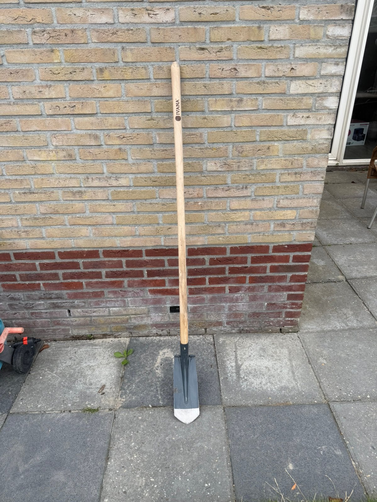 Als nieuw Ivana Spade met Houten Steel, Ophalen, Nieuw, Spade