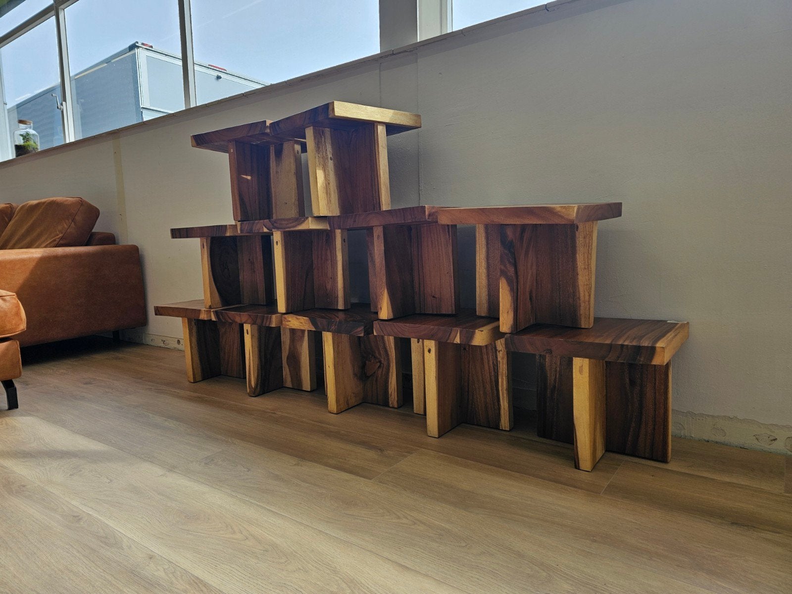 massief houten bijzettafeltjes, Zo goed als nieuw, Info@homefriesland.nl, Kelvinstraat 6 8912BA, Home Friesland
