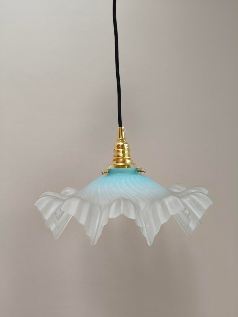 Vintage piecrust glazen lamp met lichtblauwe accenten, Ophalen of Verzenden