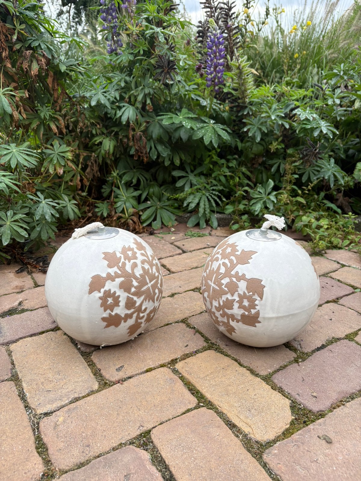 2 bollen olie kandelaars, Meerkleurig, Ophalen of Verzenden, Zo goed als nieuw, 20 cm