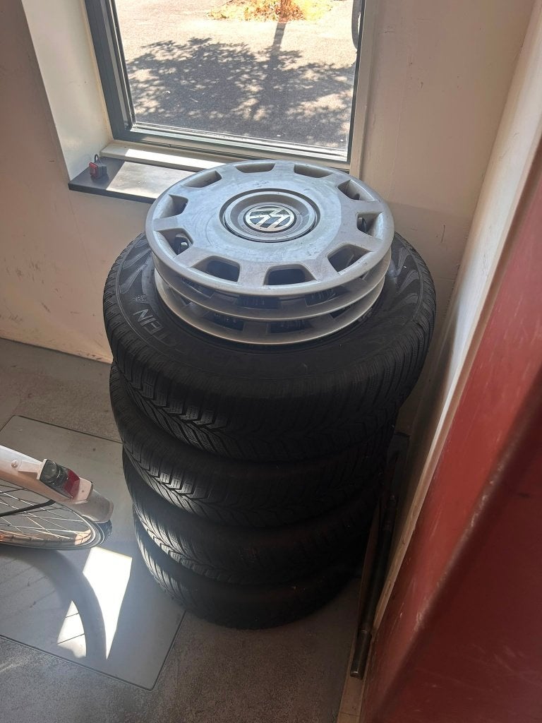 Winterbanden Volkswagen Golf 4, Auto-onderdelen, Banden en Velgen, Ophalen, Gebruikt, 15 inch, Banden en Velgen