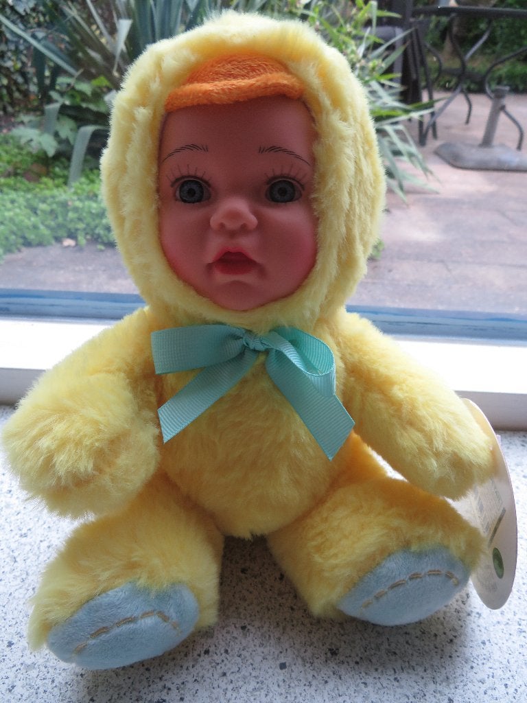 Pop Cute Baby Doll  in geel velours eendenpak Ruby Toys, Geel, Overige typen, Nieuw, Ophalen of Verzenden