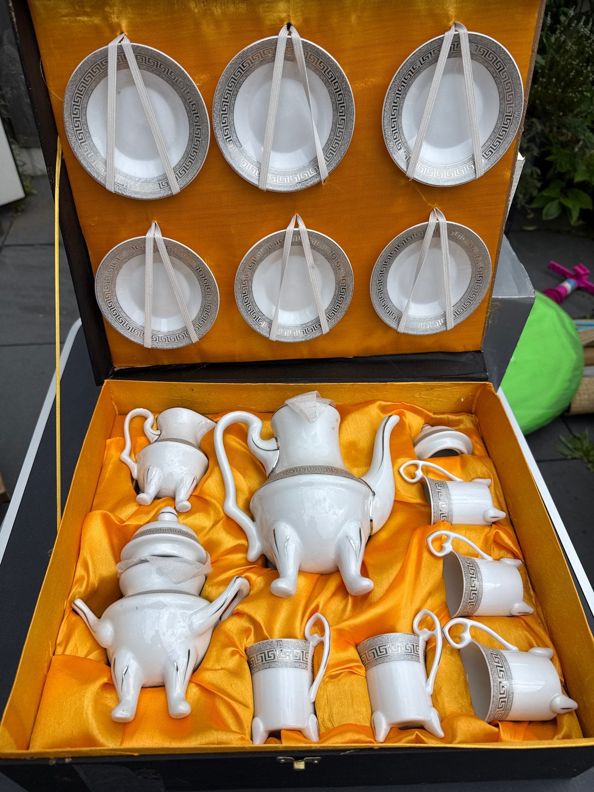 GNA Fine Porseleinen Koffie-/Theeservies in Koffer, Ophalen