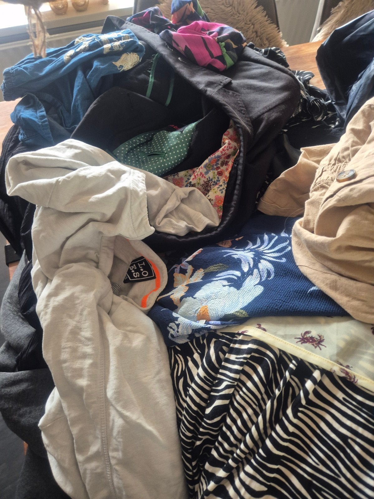 10 zakken kleding te koop (merk), Ophalen, Zo goed als nieuw