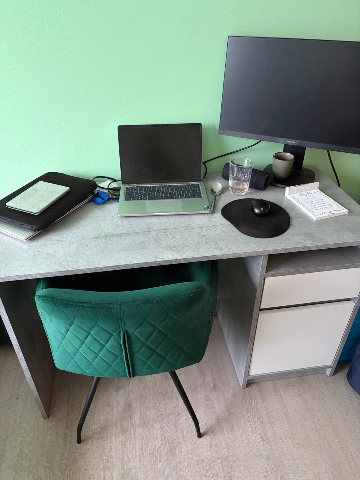 Bureau JYSK, Huis en Inrichting, Bureaus, Ophalen, Zo goed als nieuw