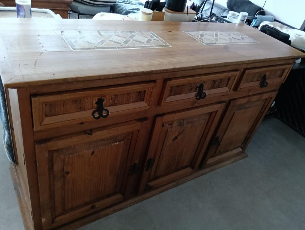 Massief houten dressoir en salontafel met tegels, Ophalen, Gebruikt, 25 tot 50 cm