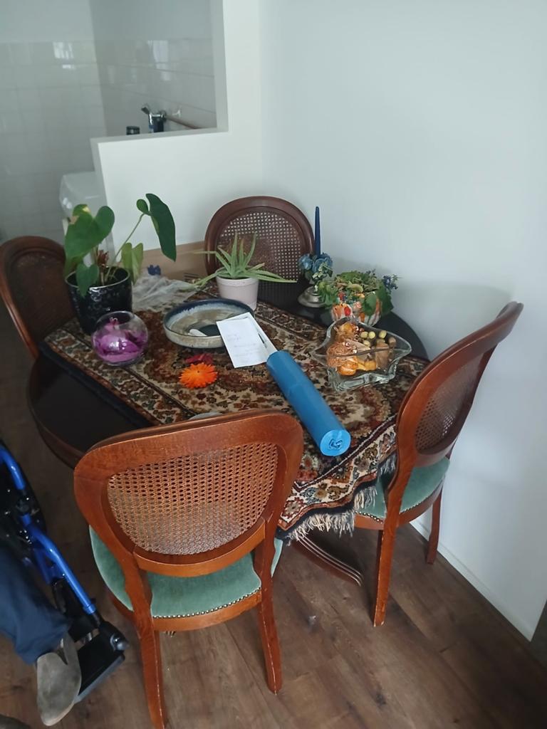 Vintage eettafel met 4 stoelen, Ophalen