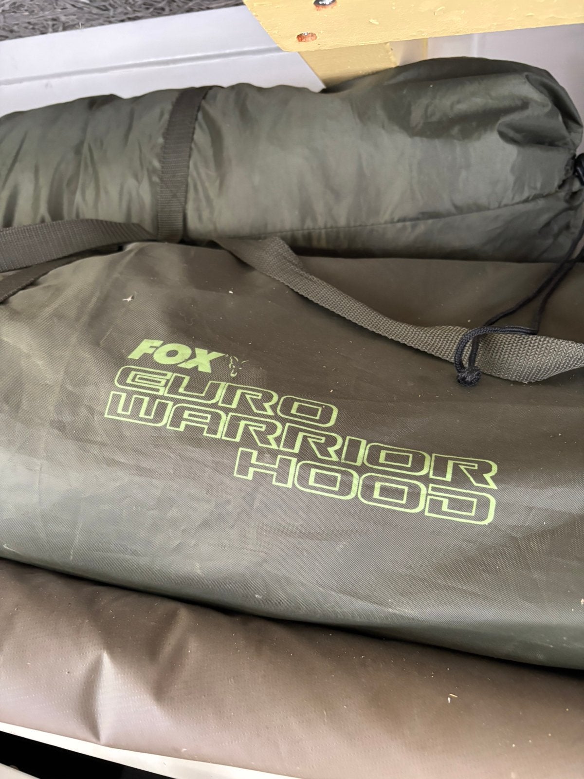 Fox euro warrior hood 2 persoons, Watersport en Boten, Hengelsport | Karpervissen, Ophalen, Zo goed als nieuw, Overige typen