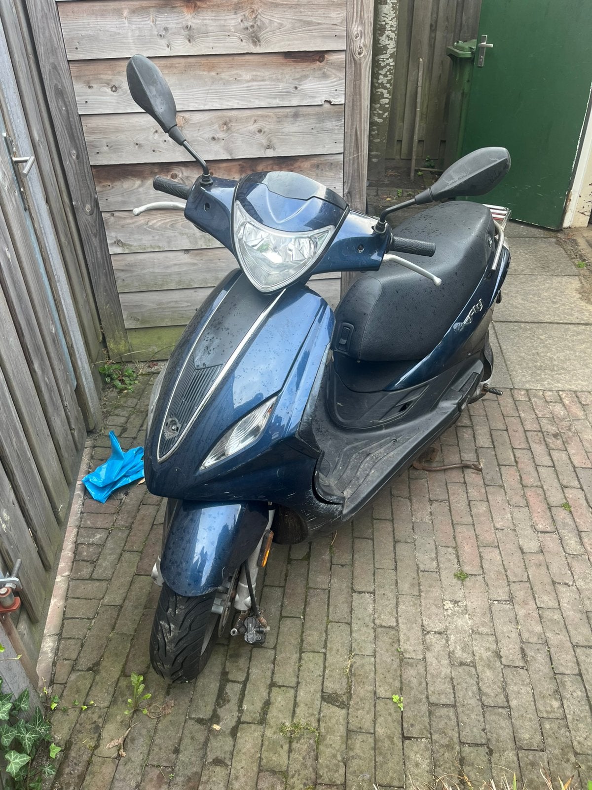 Piaggio fly, Fietsen en Brommers, Scooters | Piaggio, Ophalen, Gebruikt, Benzine, Fly
