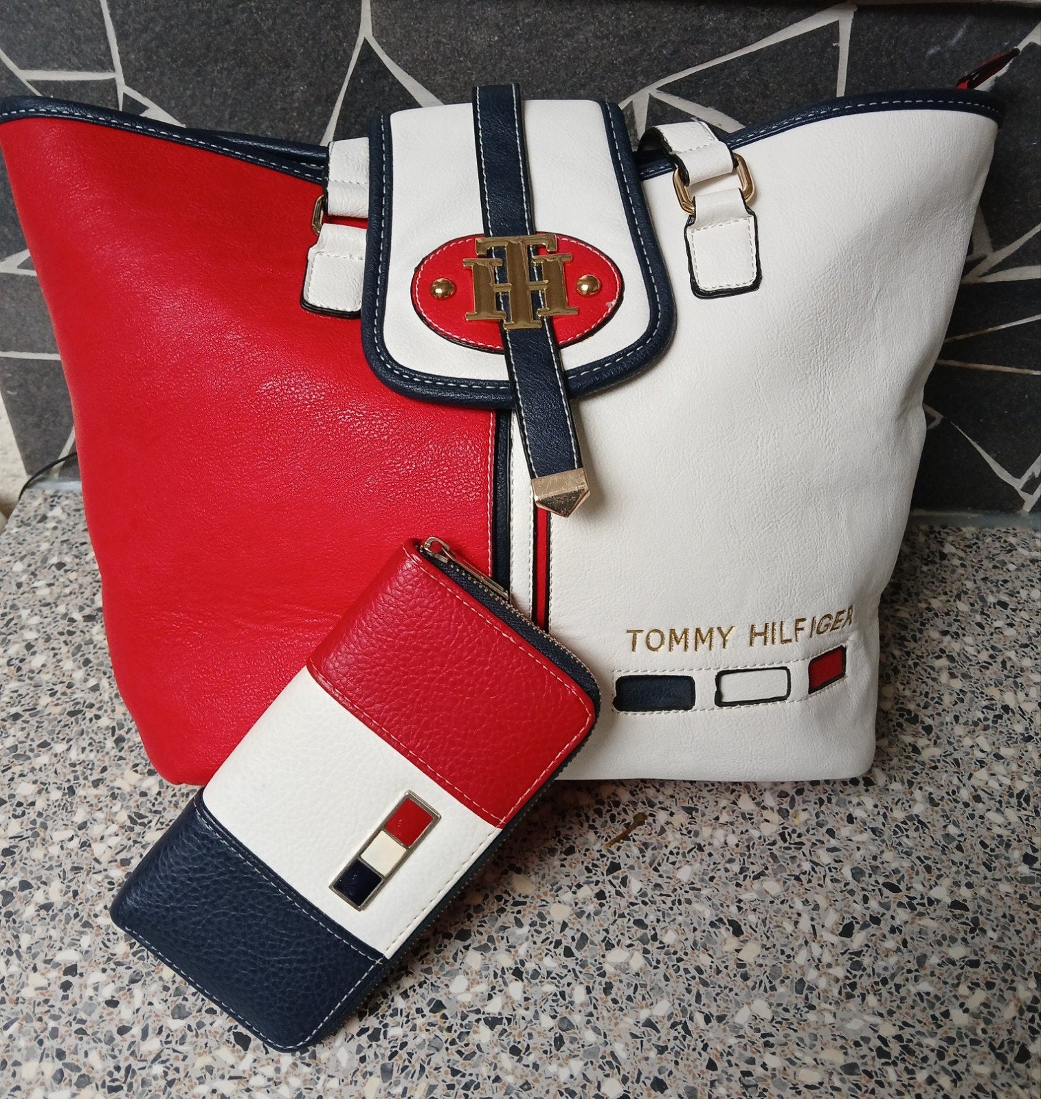 Schoudertas met bijpassende portemonnee van Tommy Hilfiger., Overige merken, Ophalen of Verzenden, Zo goed als nieuw, Leer