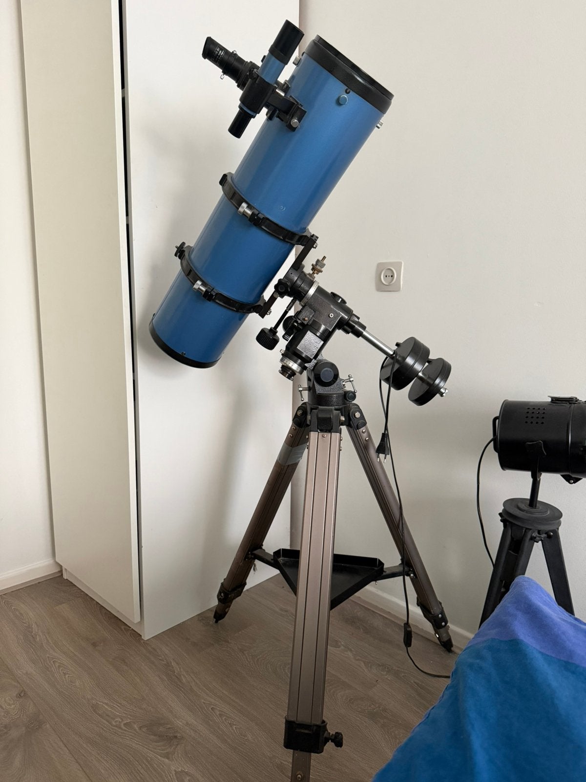 Telescoop met statief – compleet en in nette staat, Audio, Tv en Foto, Optische apparatuur | Telescopen, Ophalen, Lenzentelescoop (refractor)
