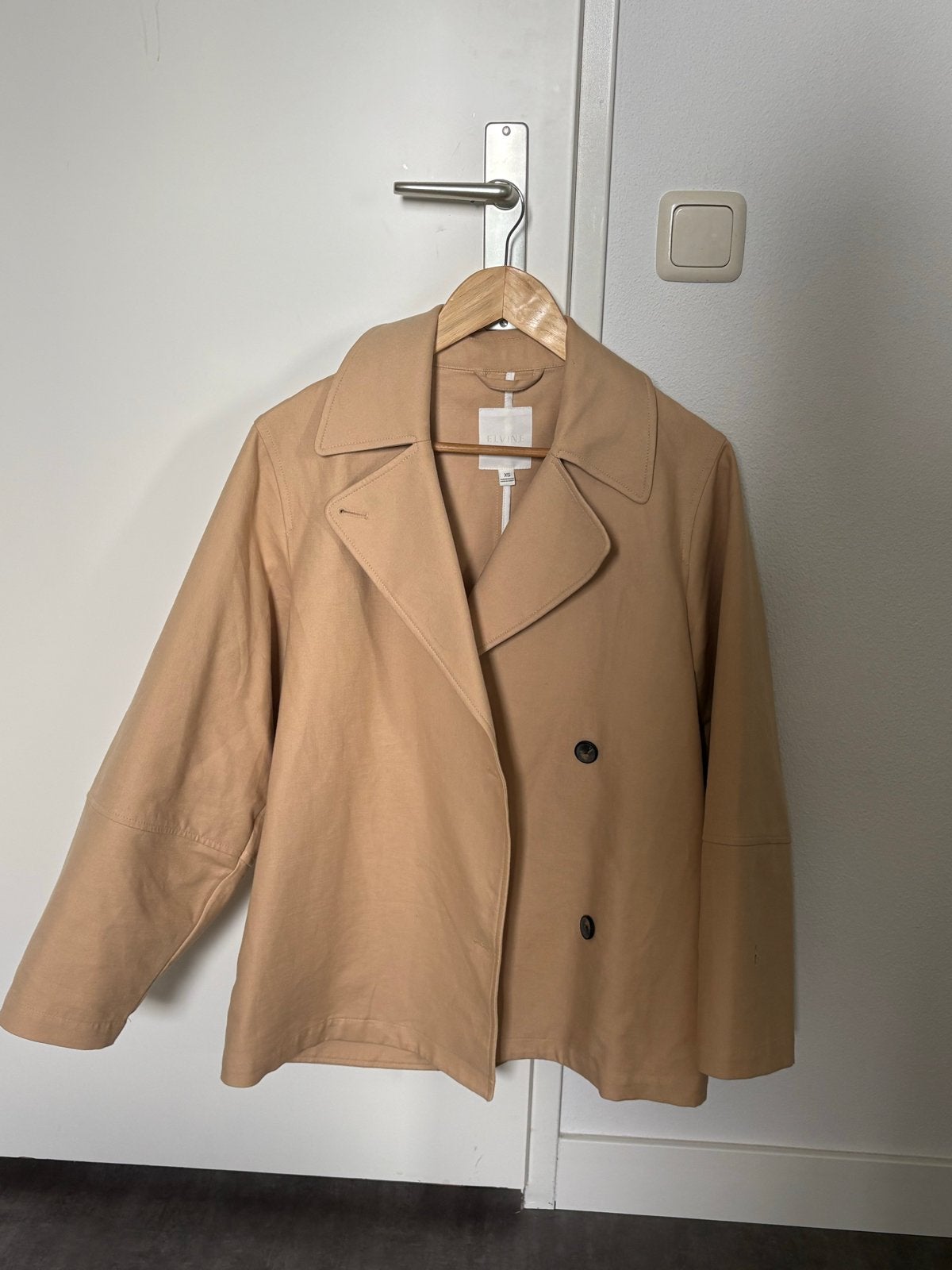 Elvine Trenchcoat - Zo goed als nieuw, Ophalen of Verzenden, Zo goed als nieuw, Maat 34 (XS) of kleiner, Beige
