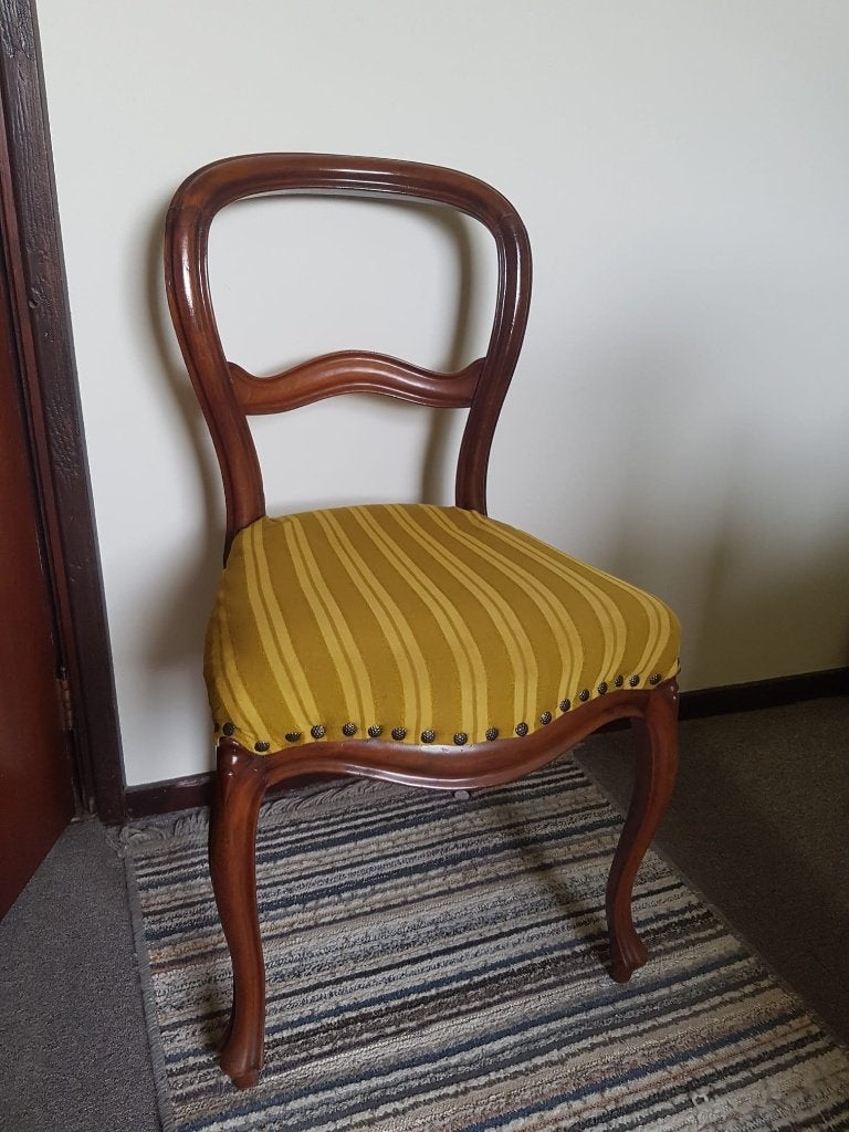 antieke stoel met stoffen bekleding, Antiek en Kunst, Antiek | Meubels | Stoelen en Banken, Ophalen