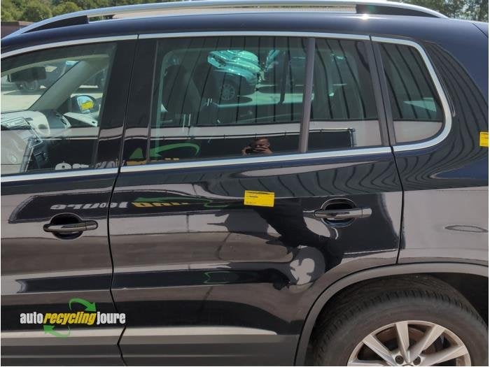 Portier 4Deurs links-achter van een Volkswagen Tiguan (LC9X), Gebruikt, -, -, -