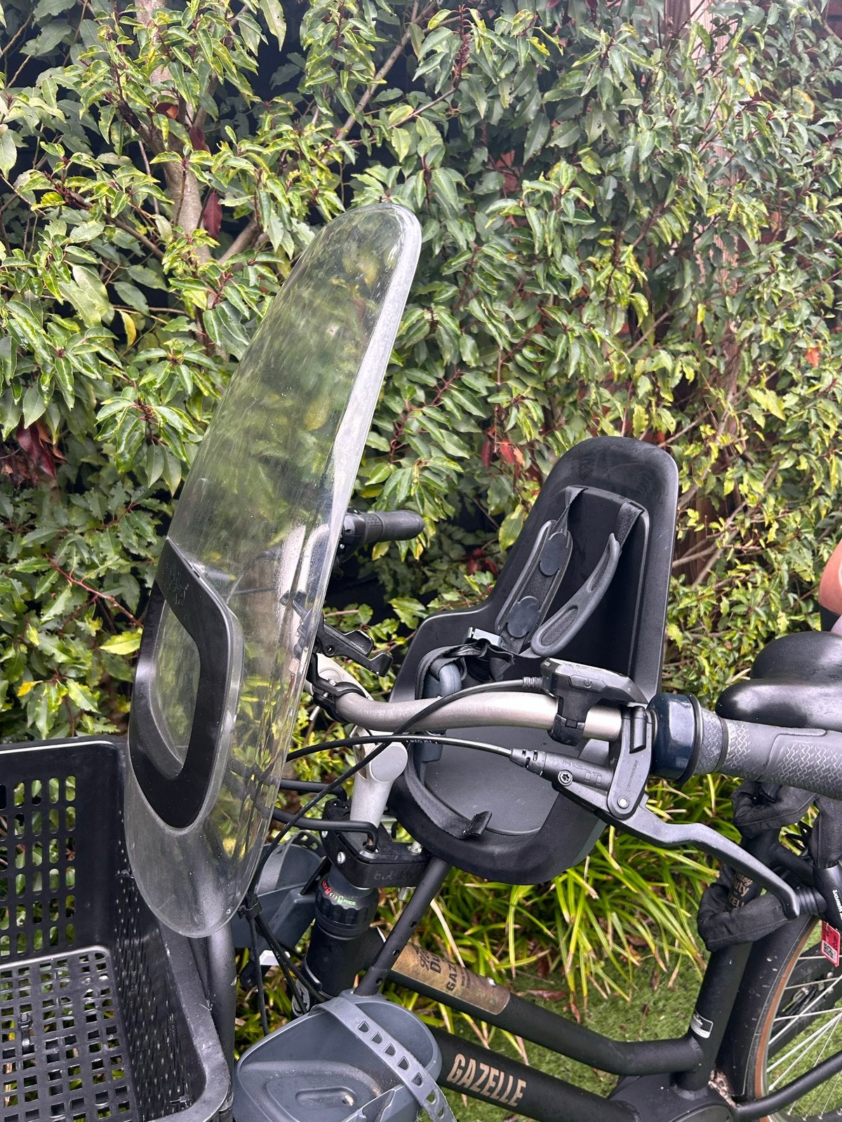 Bobike fietsstoeltje voorop met windscherm, Fietsen en Brommers, Fietsaccessoires | Fietsstoeltjes, Ophalen, Gebruikt, Voorzitje