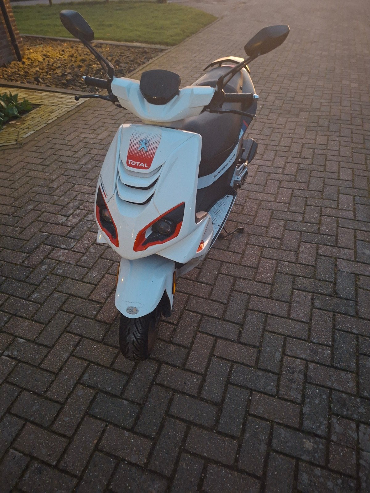 Peugeot Speedfight 4 scooter - Wit, Fietsen en Brommers, Brommers | Peugeot, Ophalen, Gebruikt, Maximaal 25 km/u, Overige modellen