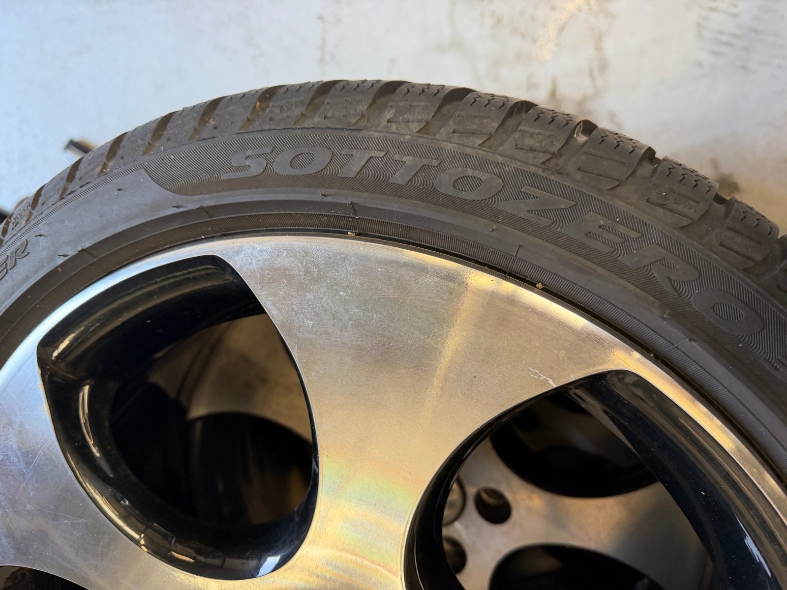 Pirelli Sottozero 4 winterbanden met velgen 225/40 R18, Auto-onderdelen, Banden en Velgen, Ophalen, 18 inch, Gebruikt, Banden en Velgen
