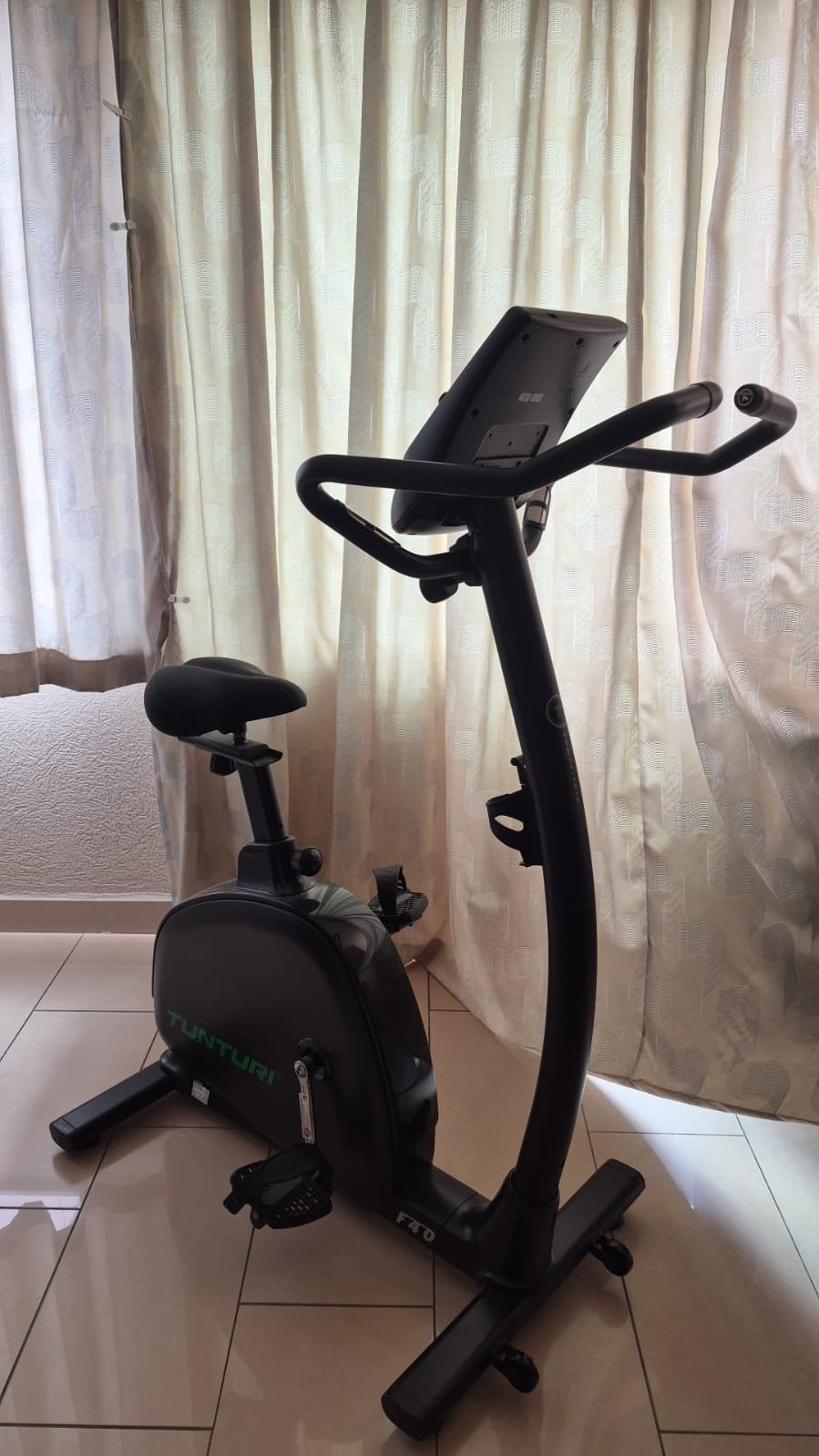 Tunturi F40 Hometrainer - Fitnessfiets met display, Ophalen, Zo goed als nieuw, Benen, Hometrainer