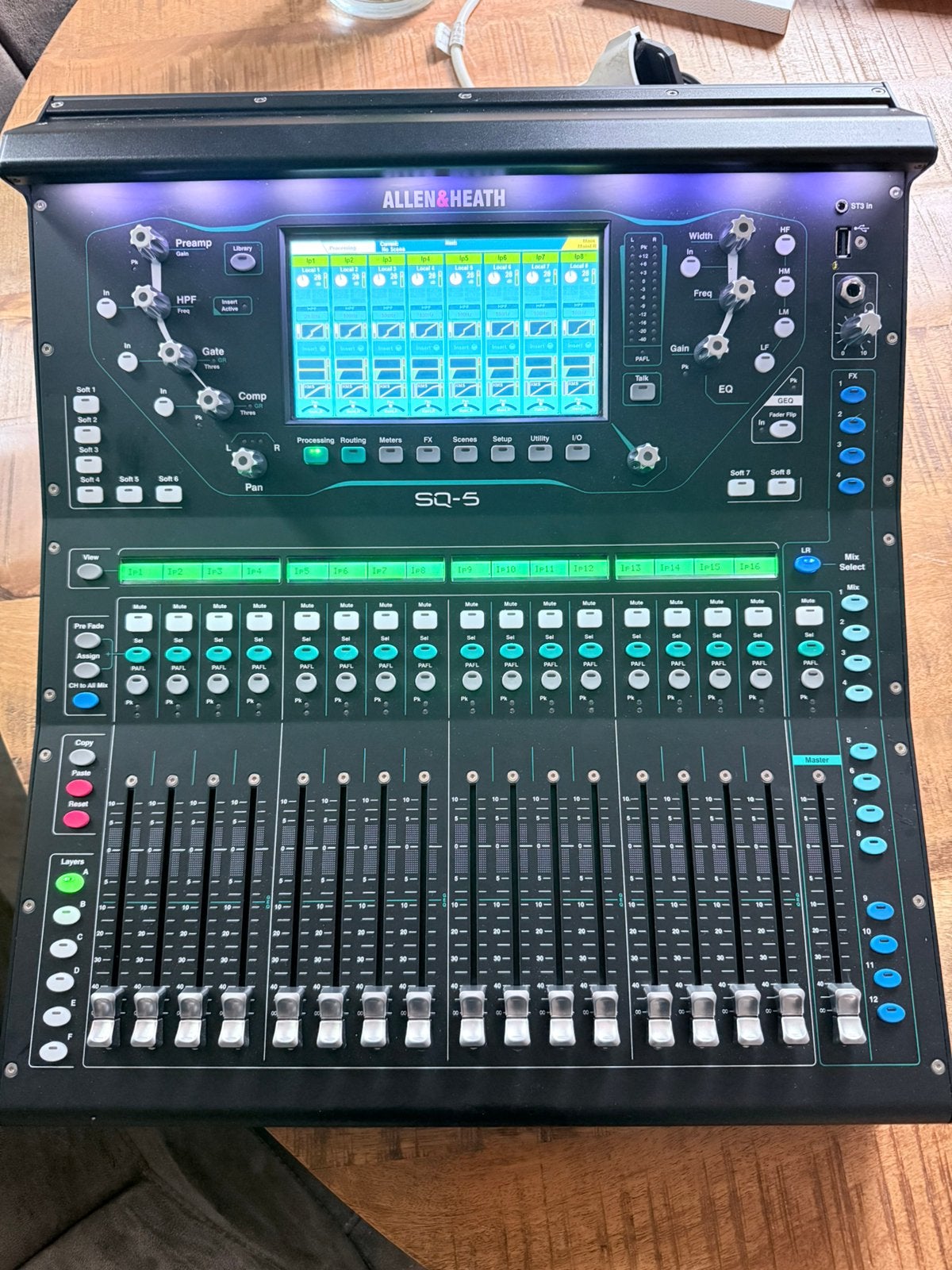 Allen & Heath SQ5 nieuwstaat, Muziek en Instrumenten, Mengpanelen, Ophalen, Zo goed als nieuw, 20 kanalen of meer