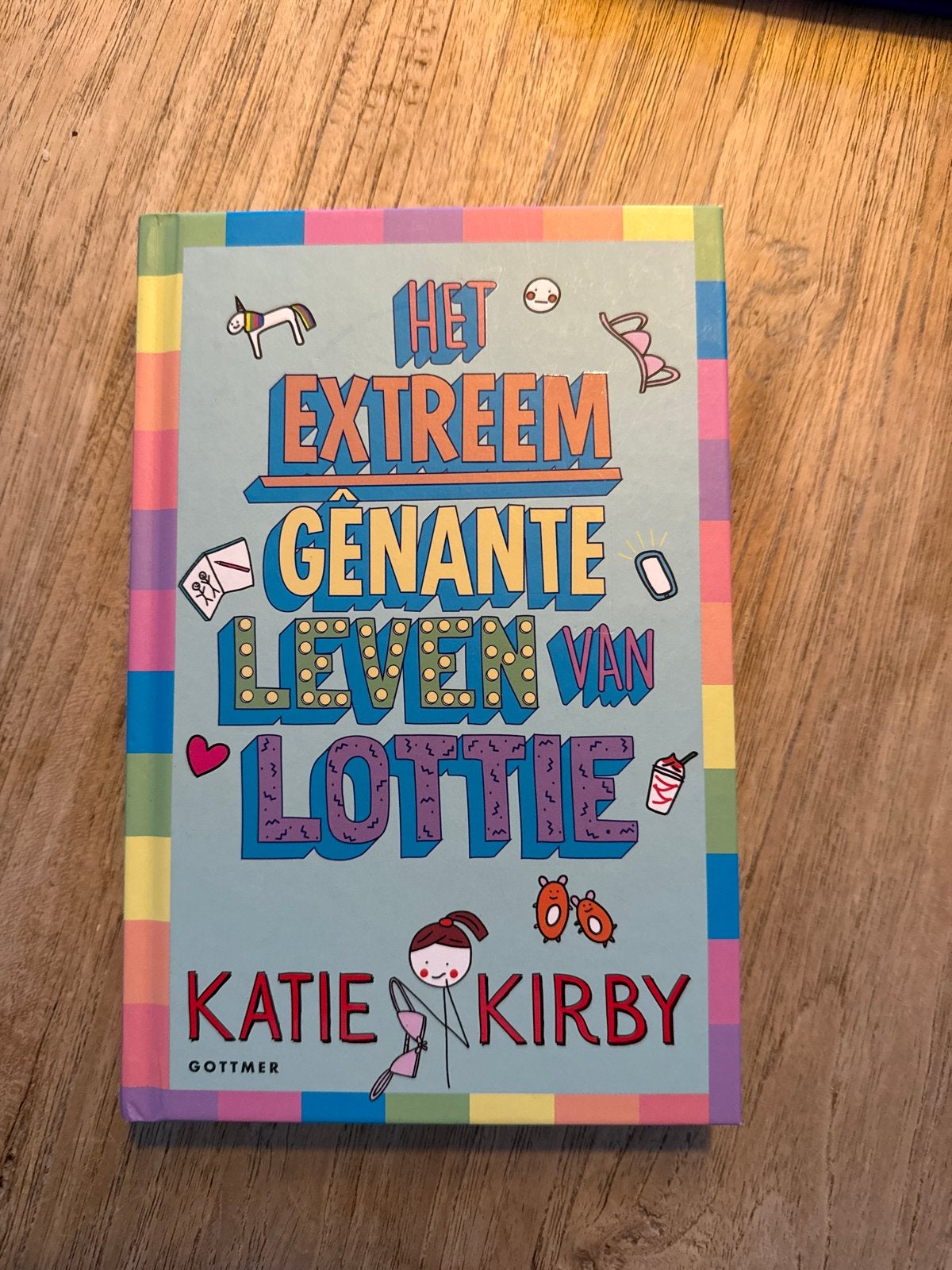Het Extreem Genante Leven van Lottie - Katie Kirby, Boeken, Ophalen of Verzenden, Zo goed als nieuw, Fictie