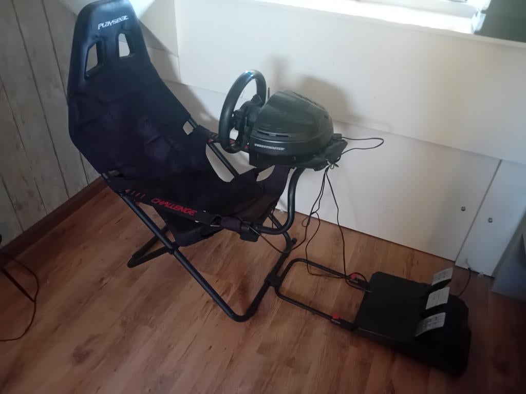 Thrustmaster t300 gt rs en playseat challenge, Spelcomputers en Games, Ophalen of Verzenden, Zo goed als nieuw, Playseat of Racestoel