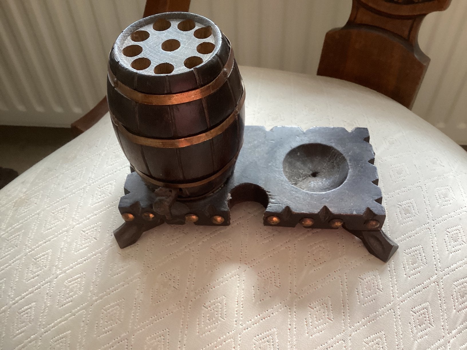 Pijp Sigaretten standaard  Biervat Hout// hoog 13 cm, Verzamelen, Rookartikelen, Aanstekers en Luciferdoosjes, Ophalen of Verzenden