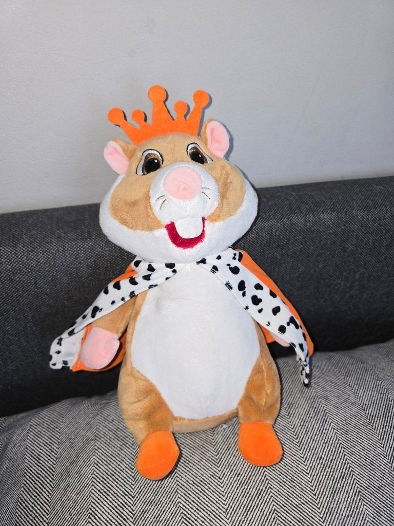 Hamster knuffel met kroon en cape, Hamster, Ophalen of Verzenden, Zo goed als nieuw, Middelgroot (20 tot 80 cm)