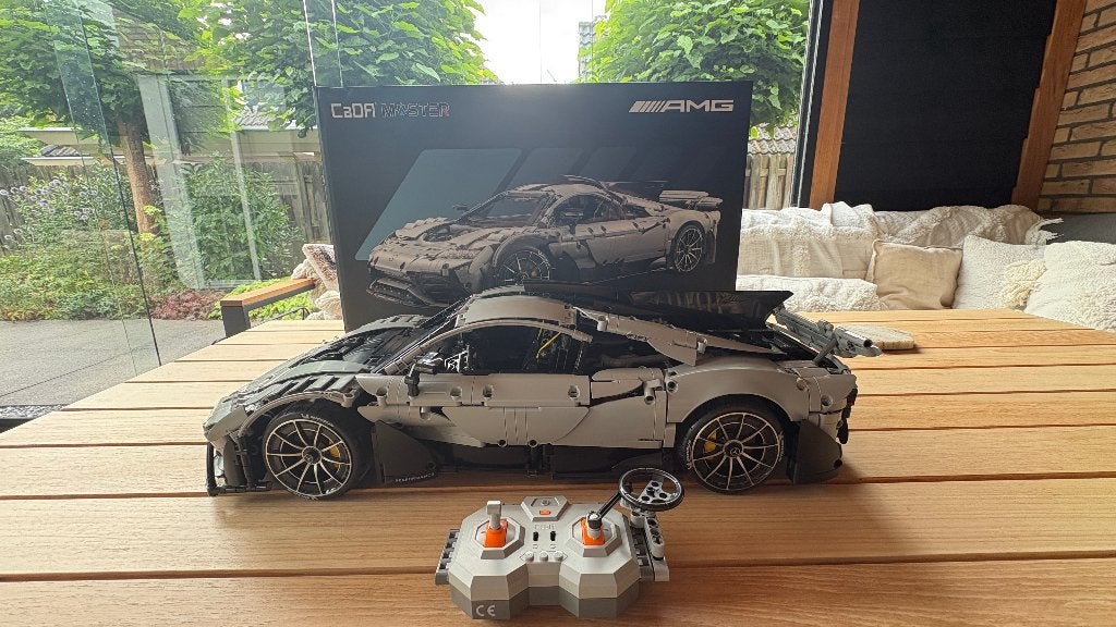 CaDA Master 1:8 Mercedes-AMG ONE C61503W, Ophalen, Gebruikt, Overige merken
