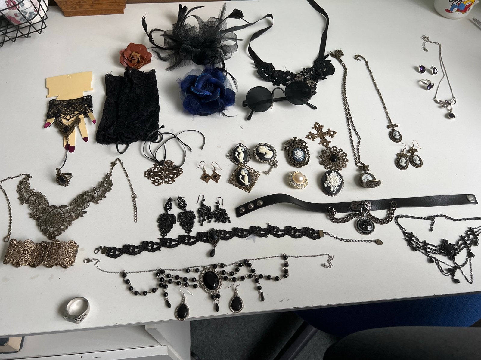 Grote collectie gothic/alternatieve sieraden en accessoires, Overige materialen, Gebruikt, Zwart, Ophalen of Verzenden
