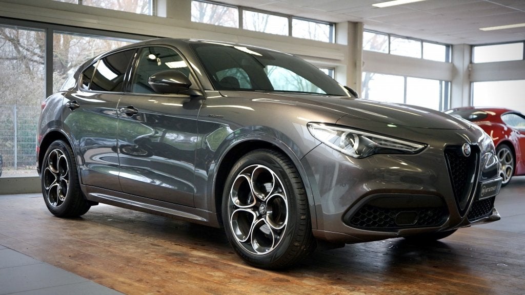Alfa Romeo Stelvio 2.0 T AWD Veloce Lederen interieur delen, Auto's, Alfa Romeo, 4 cilinders, Leder, Bedrijf, 1600 kg