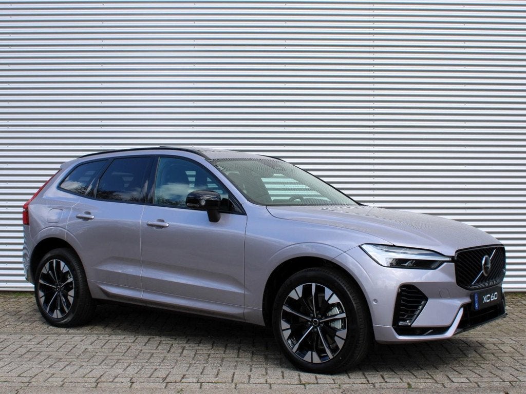 Volvo XC60 2.0 T6 Plug-in hybrid AWD Plus Dark Automaat / Pa, Auto's, Automaat, 4 cilinders, 180 min, XC60