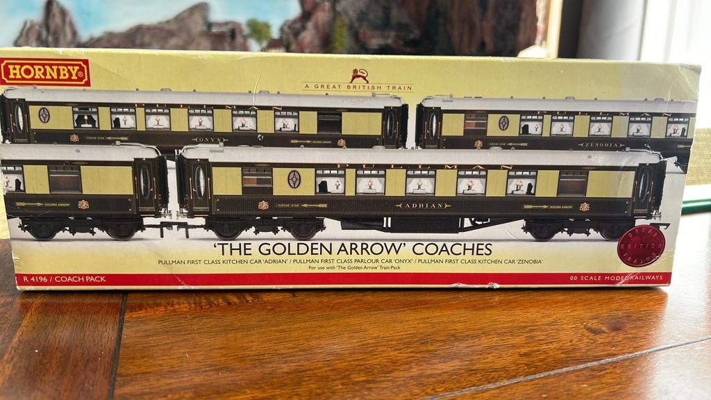 Hornby ‘The Golden Arrow Coaches’, Overige merken, Gelijkstroom of Wisselstroom, Wagon, Ophalen of Verzenden
