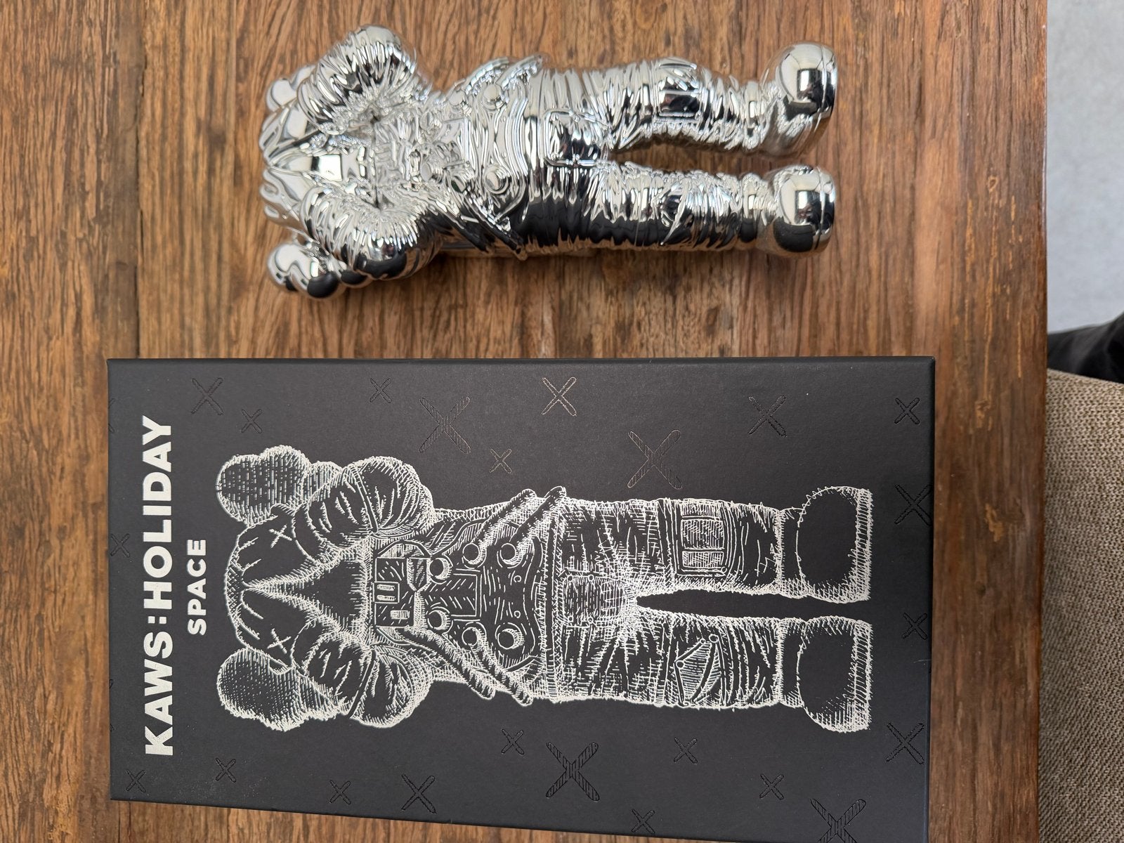 KAWS Holiday Space Zilver, Ophalen, Beeld, Zilver