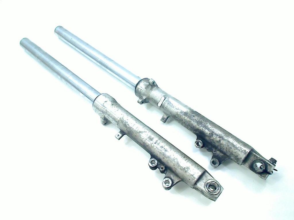 VOORVORK COMPLEET Suzuki, Dhr. S. di Majo, Gebruikt, Info@cama-motorparts.nl, P.J. Troelstraweg 8 8
3144 CX  MAASSLUIS, NL