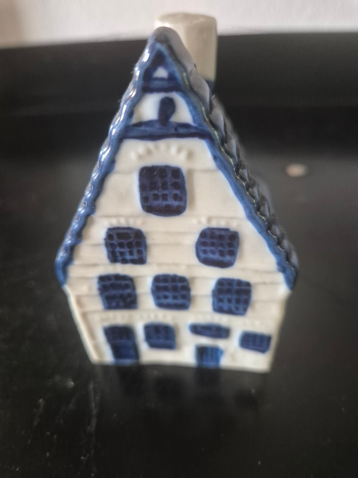 Delftsblauw spaarpot huisje, Verzamelen, Spaarpotten, Ophalen of Verzenden, Zo goed als nieuw, Steen, Aardewerk of Keramiek, Overige thema's