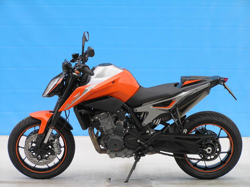 KTM 790 DUKE AKRAPOVIC (bj 2019), Bedrijf, - 1-
-  -, NL, Info@ktm.nl, Naked bike