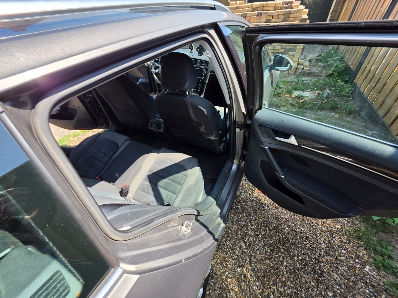 Foto 13 van Volkswagen Golf 1.6 TDI 77KW Variant DSG 2014 Grijs
