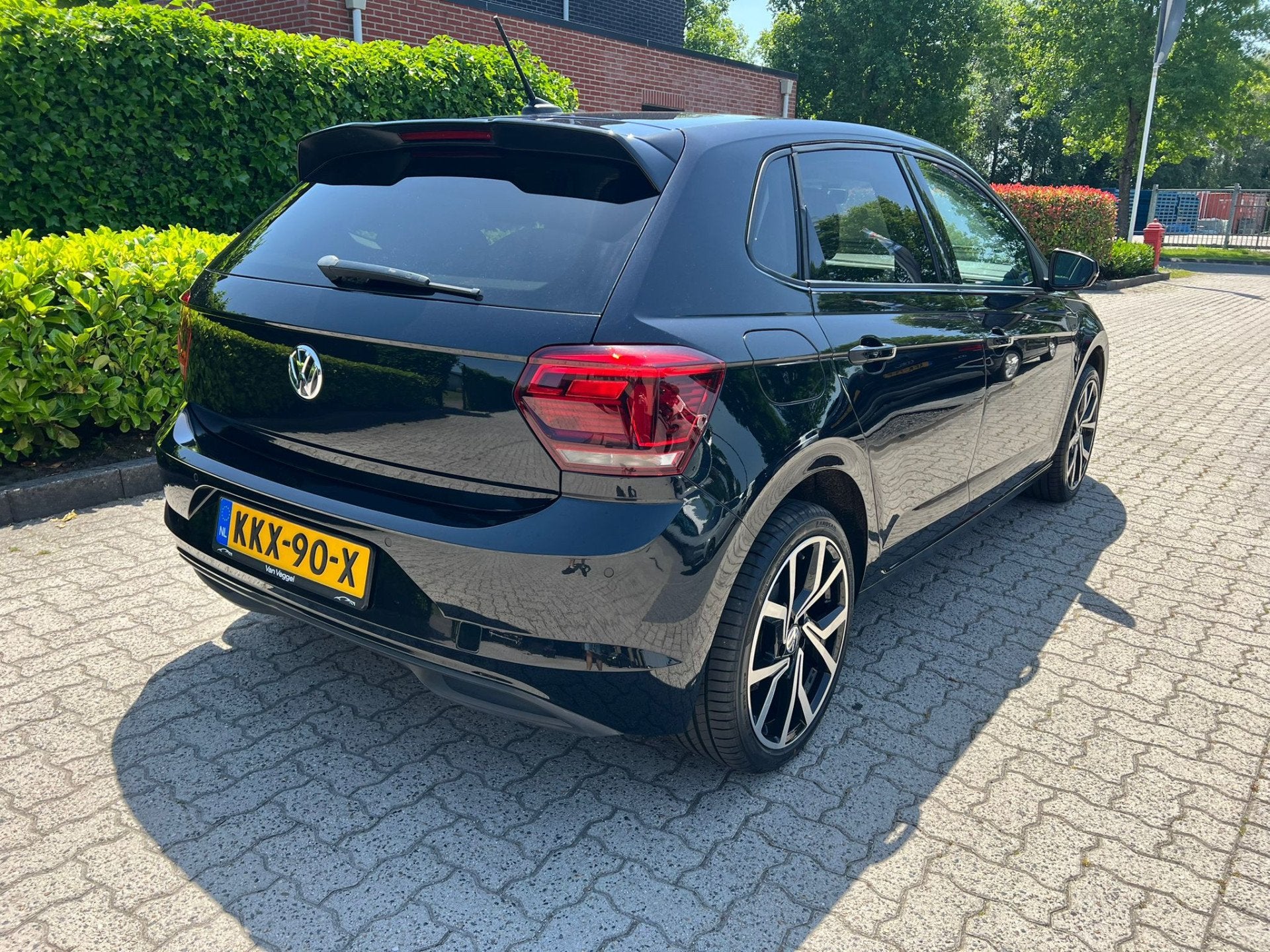Volkswagen Polo 1.0 TSI R-Line virtual cockpit, cruise, navi, Auto's, Stof, Gebruikt, Zwart, Bedrijf