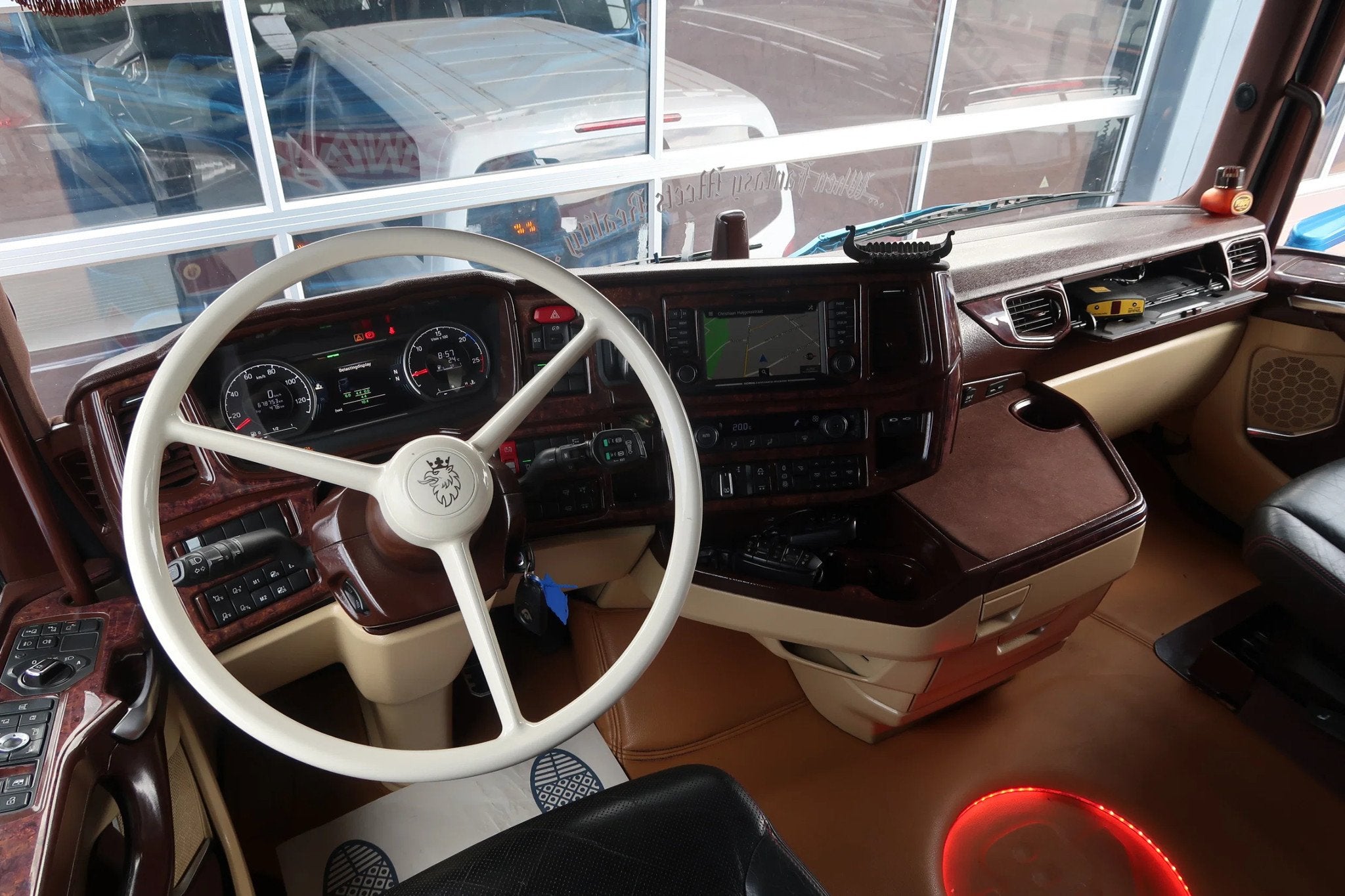 Scania S730 V8 NGS 6X2NB/ FULL AIR/ RETARDER/ 2X TANK/ SHOW, Euro 6, Scania, Leder, Bedrijf