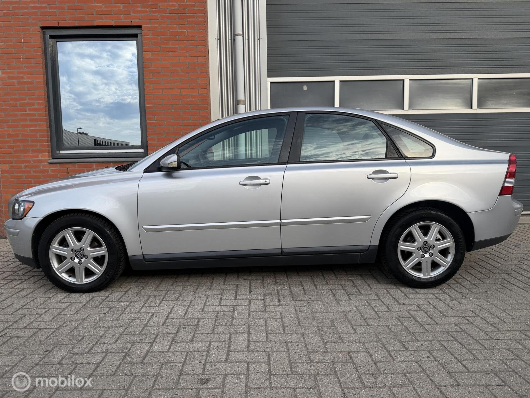 Volvo S40 1.8 Edition 2 - Dealer o.h - nw. koppeling - leder, Auto's, Voorwielaandrijving, Dealer onderhouden, 125 pk, Gebruikt